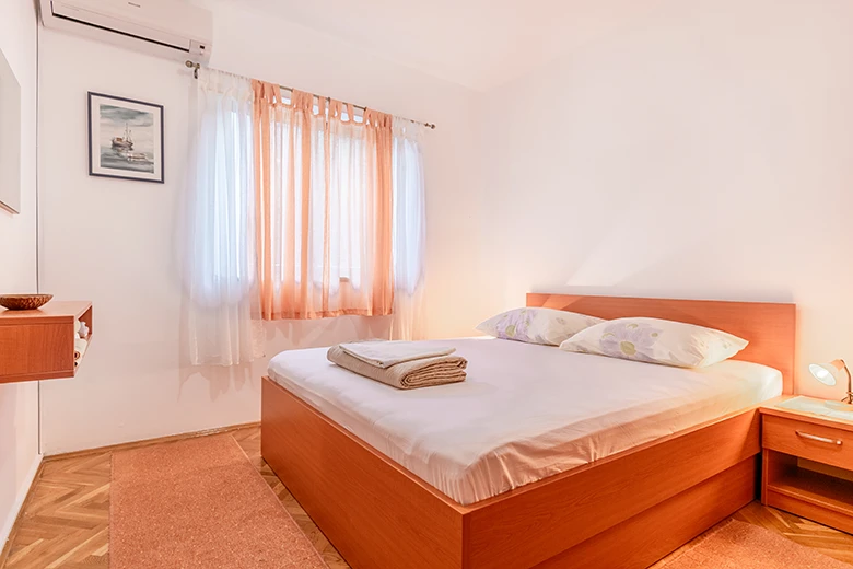 Apartments Mihaljevi, Krvavica, Baka Voda - bedroom