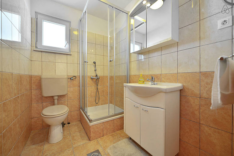 apartments Nina, Baška Voda - bathroom