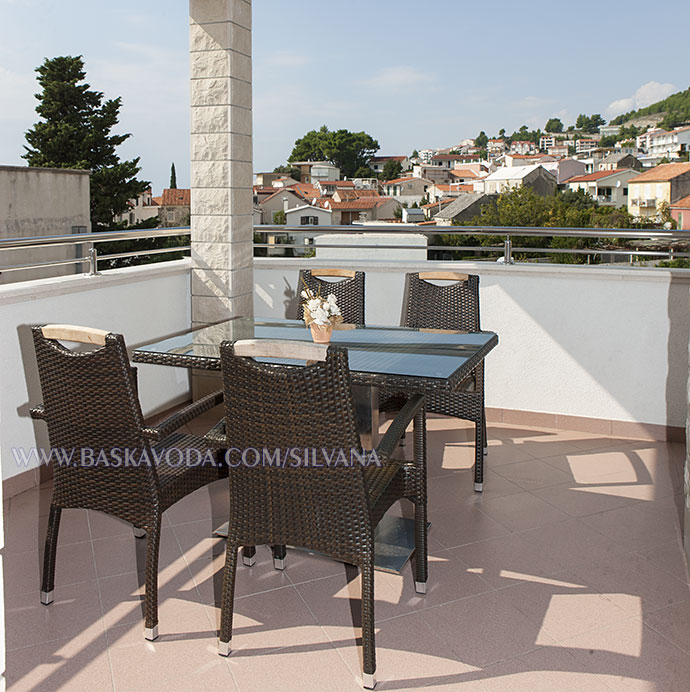 apartment Silvana, Baška Voda - large balcony with sea view