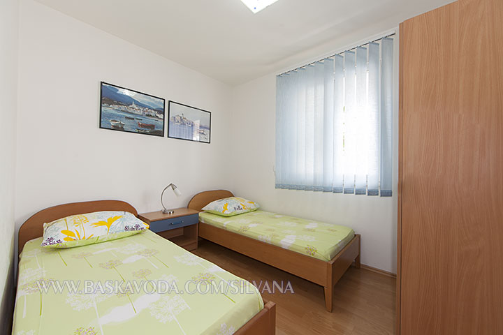 second bedroom in apartment Silvana, Baška Voda